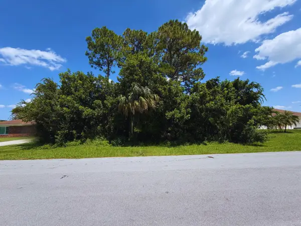 2871 SW Lucerne Street, Port St Lucie, FL 34953