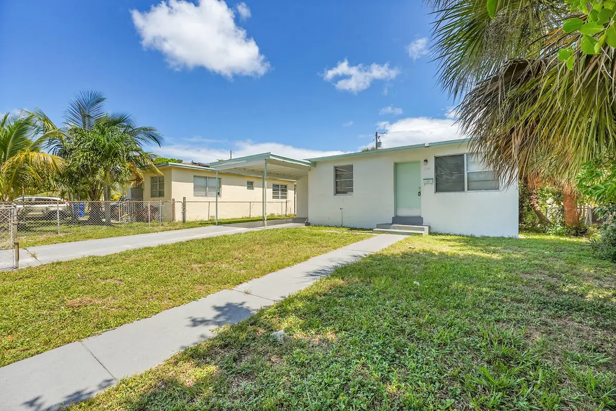 1208 W 32nd Street, Riviera Beach, FL 33404 - #1