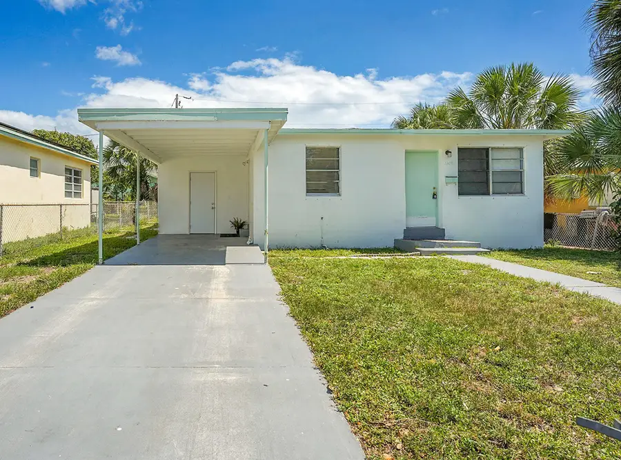 1208 W 32nd Street, Riviera Beach, FL 33404 - #2