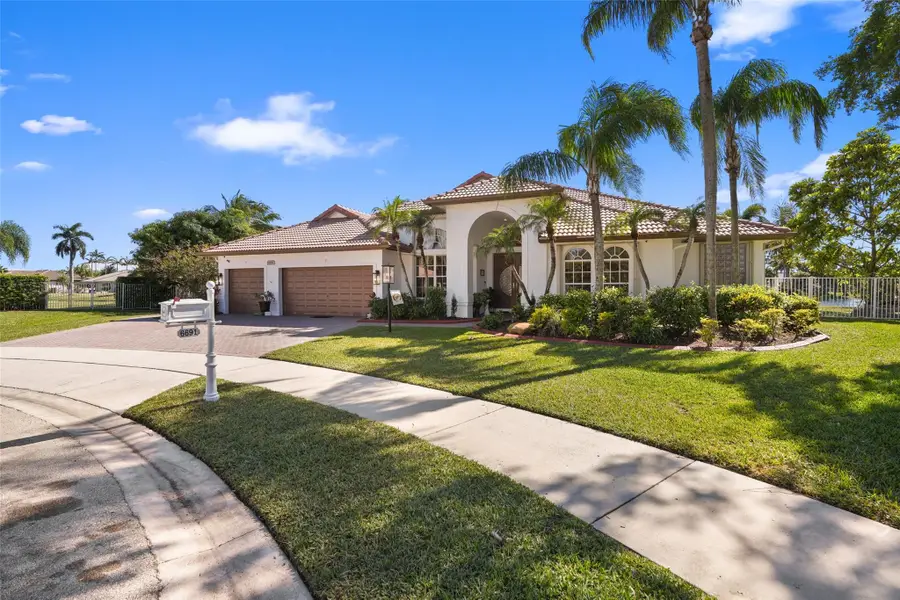 6691 Segovia Way, Pembroke Pines, FL 33331 - #2