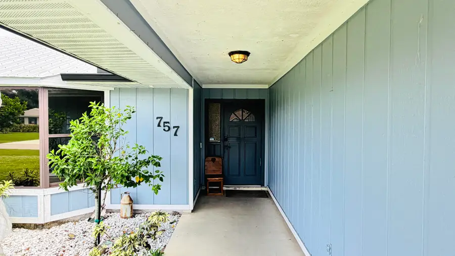 757 SE Lighthouse Avenue, Port Saint Lucie, FL 34983 - #2