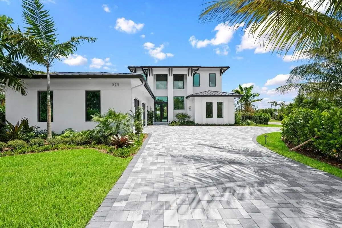 325 W Riverside Drive, Jupiter, FL 33469 - #1
