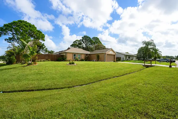397 SW Ray Avenue, Port St Lucie, FL 34983