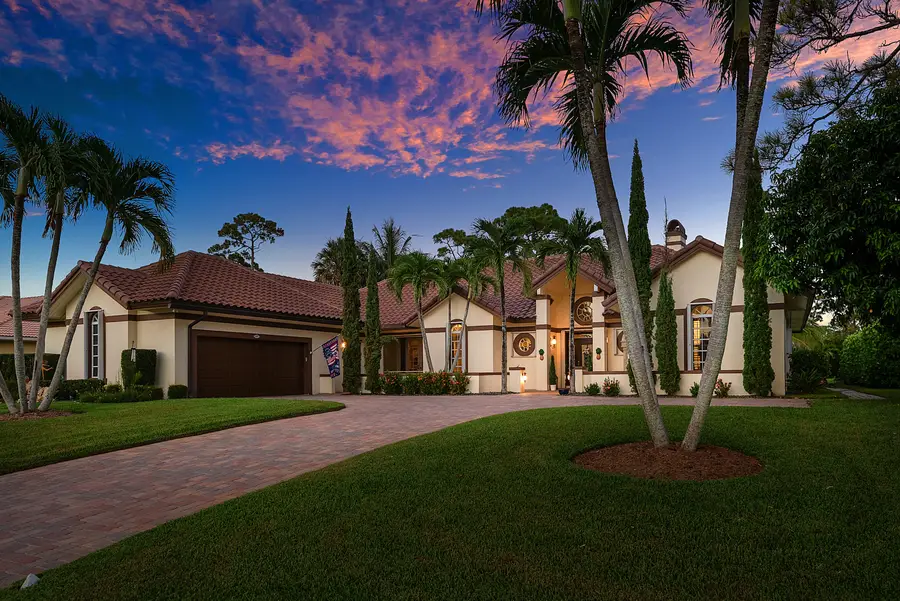 586 N Country Club Drive, Atlantis, FL 33462 - #2