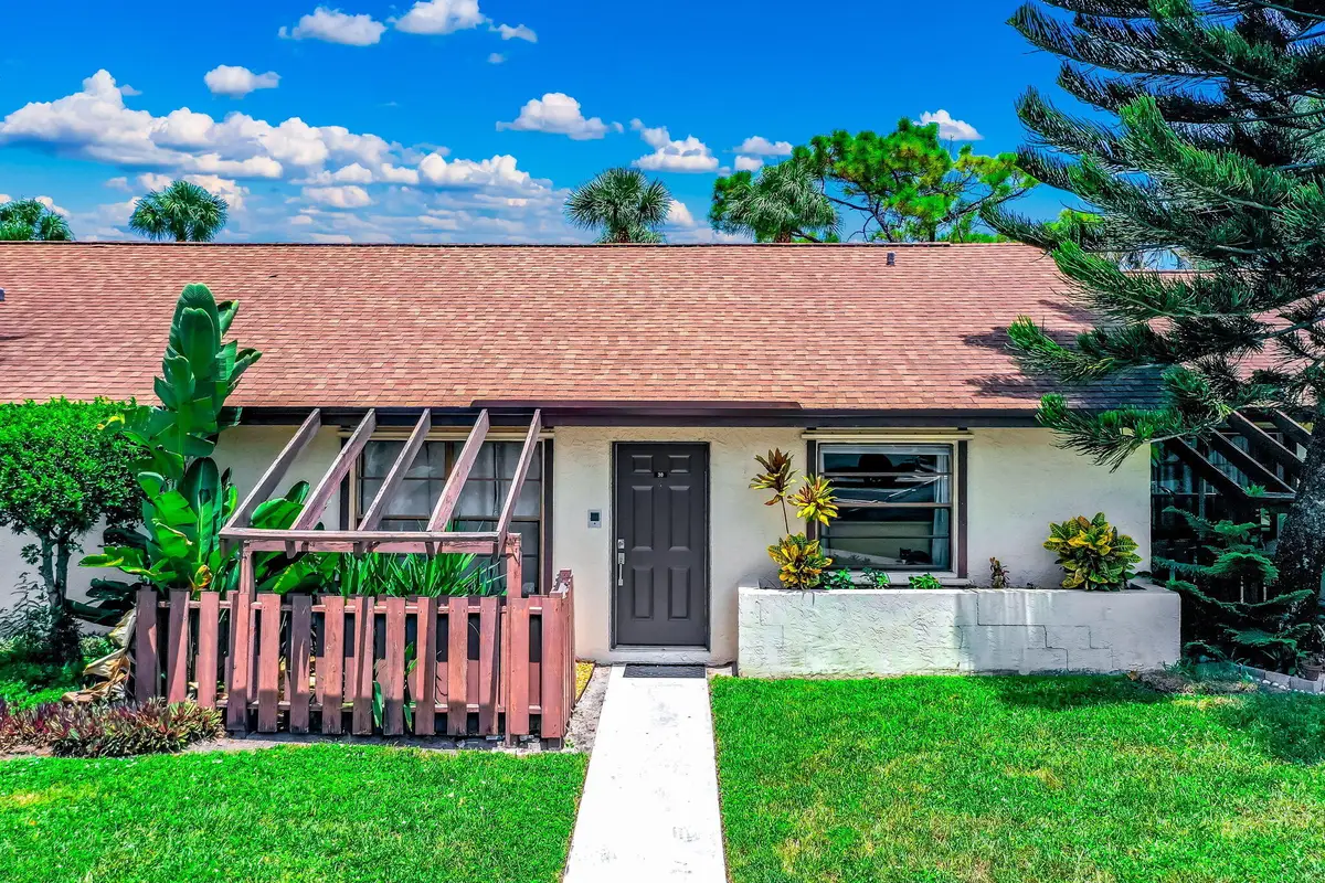 39 Va De Casas Norte, Boynton Beach, FL 33426 - #1