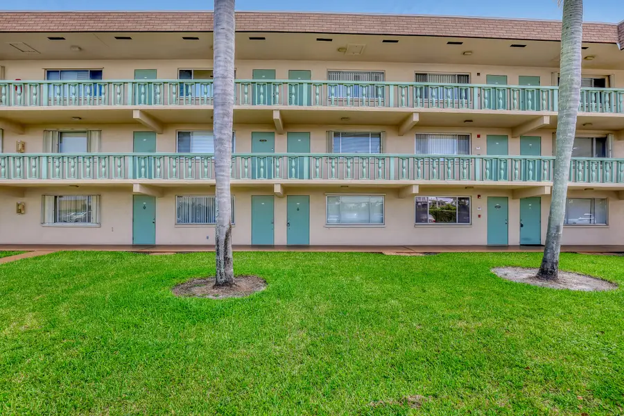 400 Village Green Circle W #117, Palm Springs, FL 33461 - #2