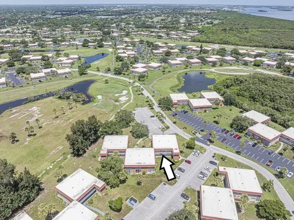 50 Woodland Drive #202, Vero Beach, FL 32962