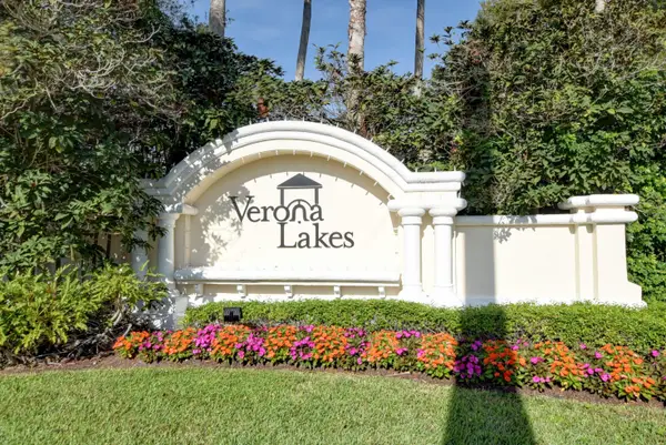 9650 Lago Drive, Boynton Beach, FL 33472