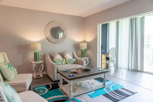4 Abbey Lane #208, Delray Beach, FL 33446