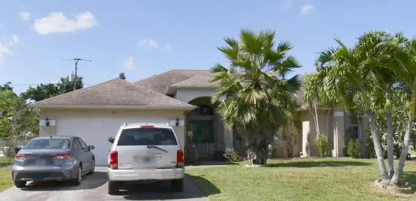606 SE Stow Terrace, Port St Lucie, FL 34984