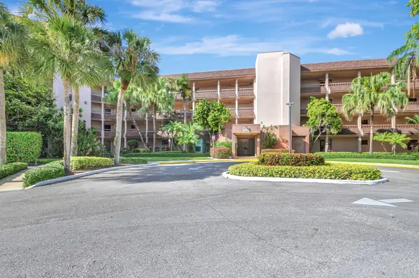 4702 Fountains Drive S #105, Lake Worth, FL 33467