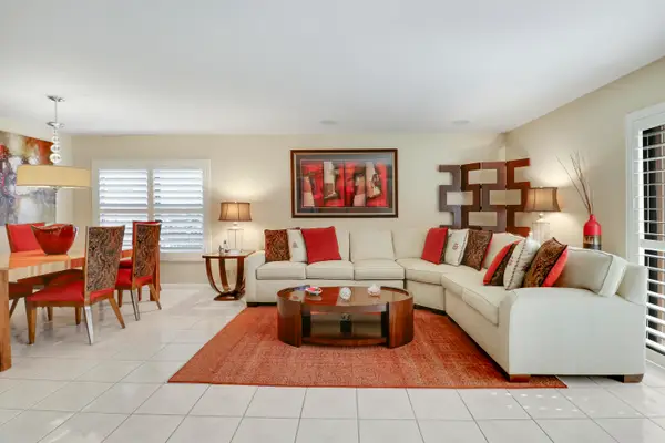 5481 Mirror Lakes Boulevard, Boynton Beach, FL 33472