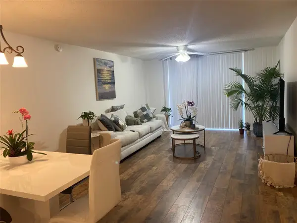 7173 Orange Drive #220B, Davie, FL 33314