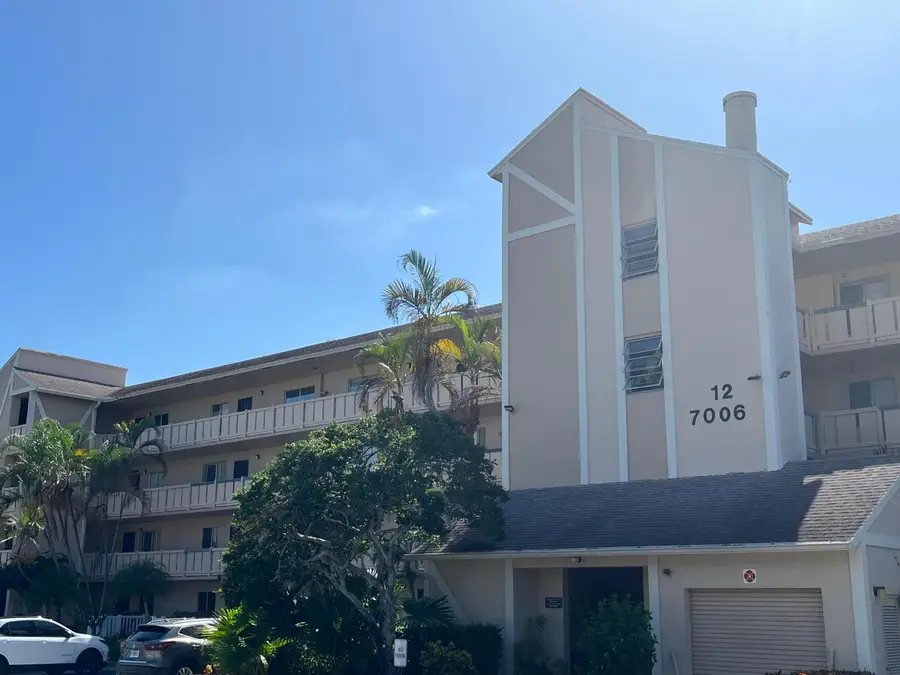 7006 Huntington Lane #302, Delray Beach, FL 33446 - #3