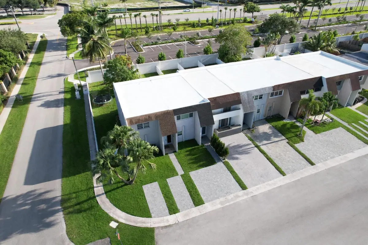 9054 NW 35th Place, Sunrise, FL 33351 - #1