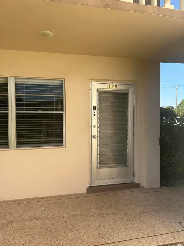 128 Norwich F, West Palm Beach, FL 33417