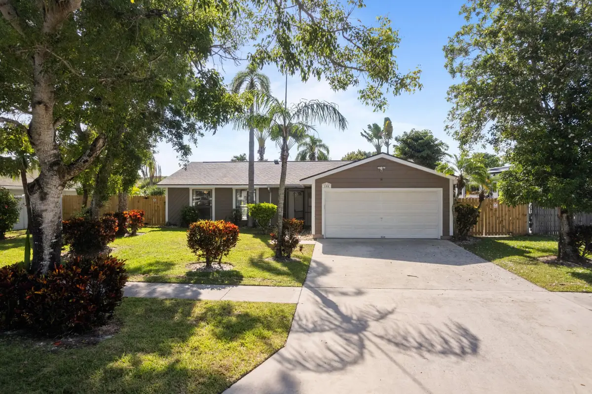108 Cambridge Lane, Royal Palm Beach, FL 33411 - #1