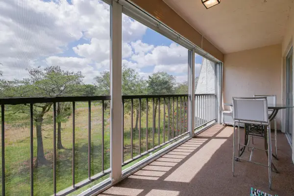 6080 NW 44th Street Nw #Apt 414, Lauderhill, FL 33319