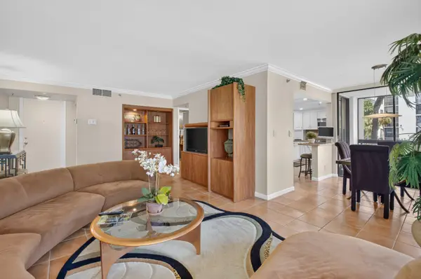 1721 Bridgewood Drive #1721, Boca Raton, FL 33434