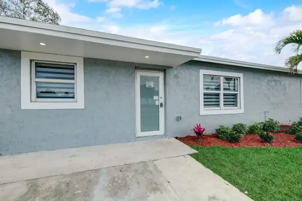520 SW 13th Place, Deerfield Beach, FL 33441