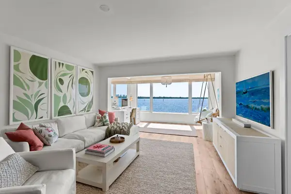 52 Yacht Club Drive #204, North Palm Beach, FL 33408