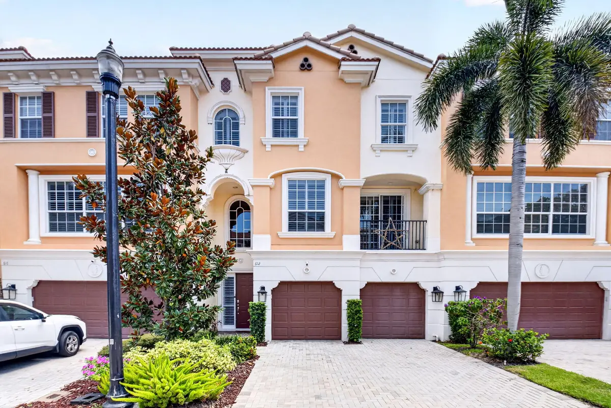 612 NE Francesca Lane, Boca Raton, FL 33487 - #1