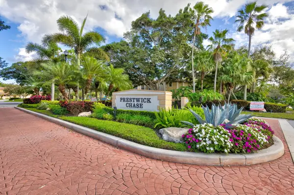 523 Prestwick Circle, Palm Beach Gardens, FL 33418