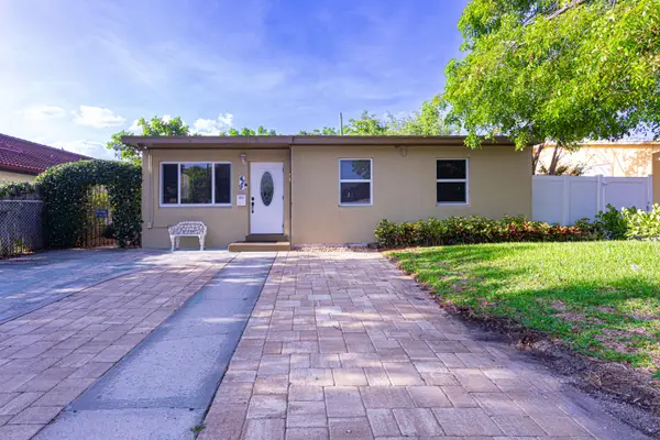 429 Summa Street, West Palm Beach, FL 33405