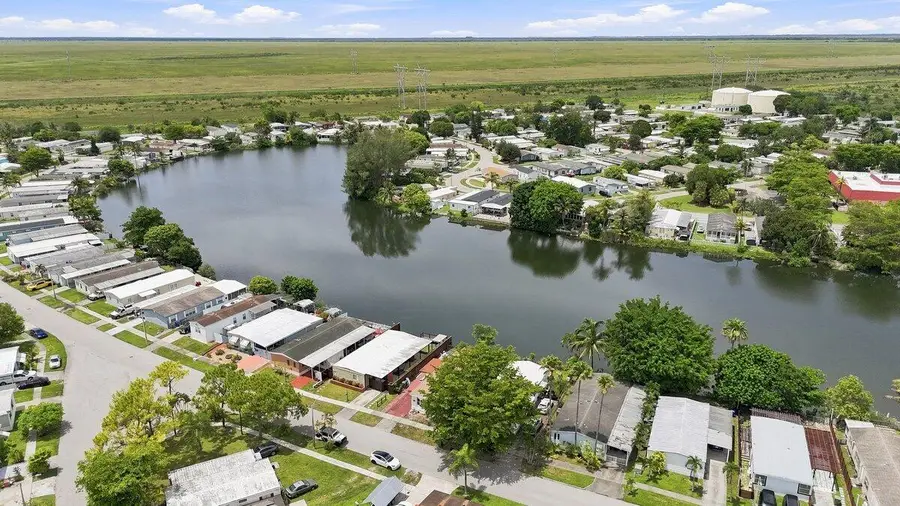 21671 S Heritage Circle, Pembroke Pines, FL 33029 - #2