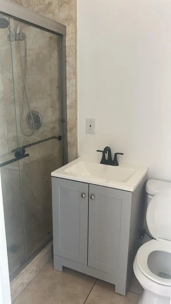810 NW 40th #1-3, Oakland Park, FL 33309