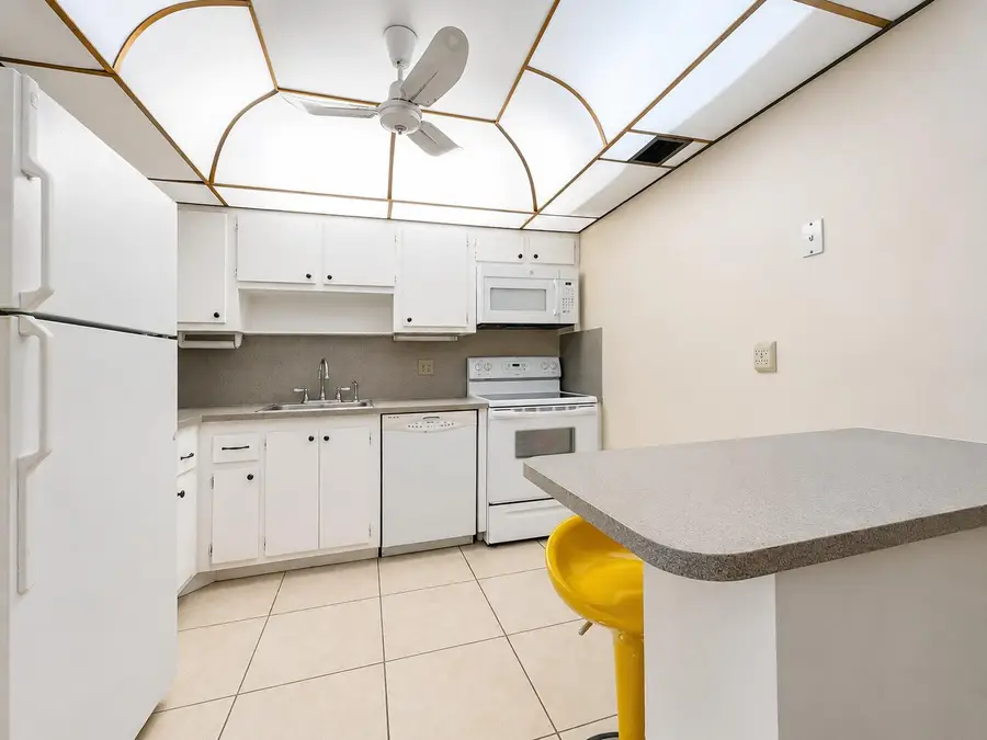 307 Greenbrier B, West Palm Beach, FL 33417 - #2