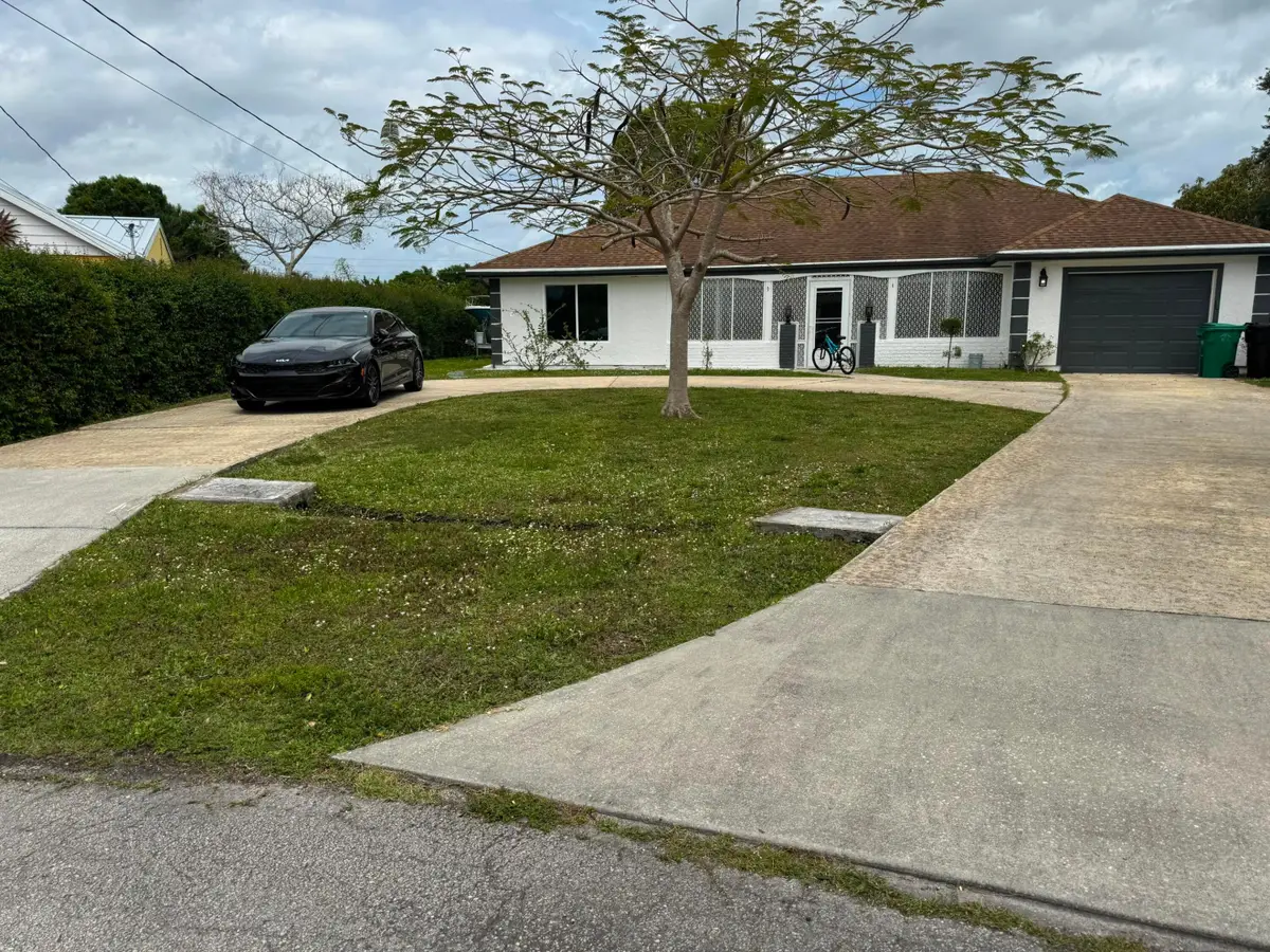 1691 SE Goucho Avenue, Port Saint Lucie, FL 34952 - #1