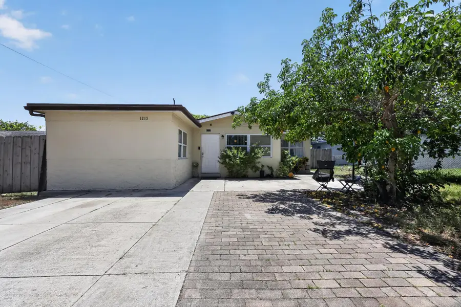 1213 14th Avenue S, Lake Worth Beach, FL 33460 - #2
