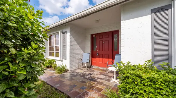 6127 Rainbow Circle, Greenacres, FL 33463