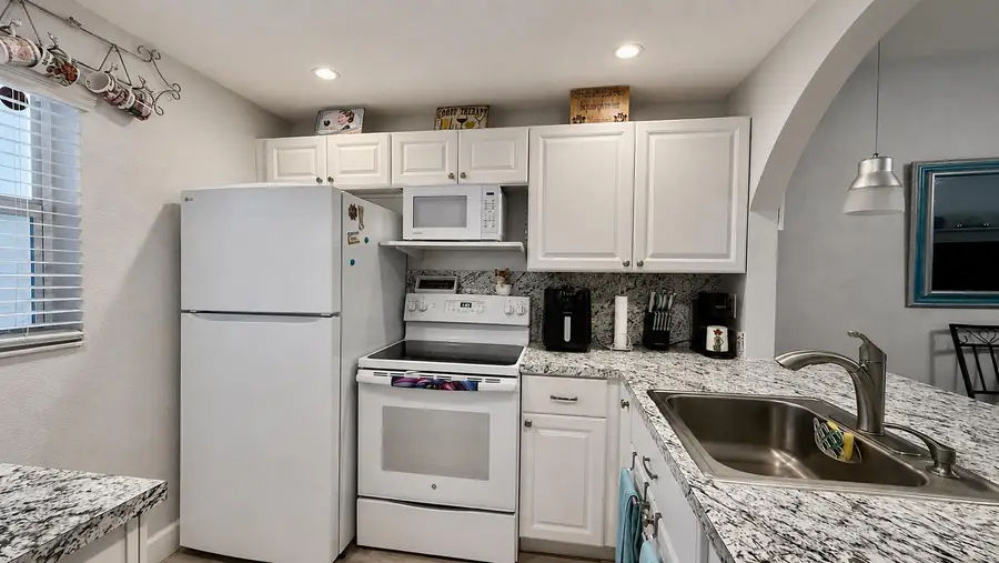 9480 Poinciana Place #201, Davie, FL 33324 - #2