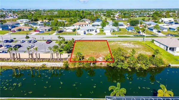 132 Nicholas Parkway E, Cape Coral, FL 33990