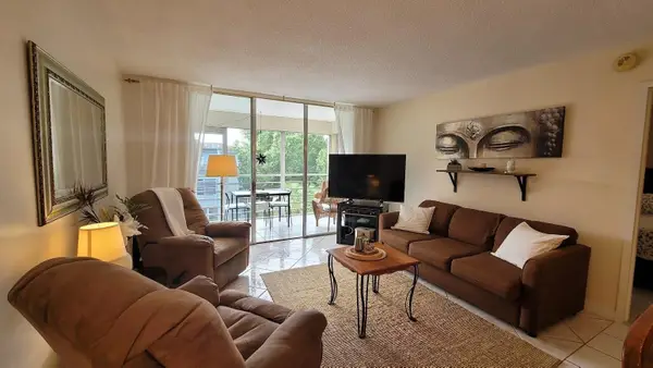 2901 NW 48th Avenue #461, Lauderdale Lakes, FL 33313