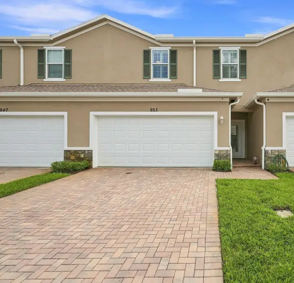 953 NE Trailside Run, Port St Lucie, FL 34983