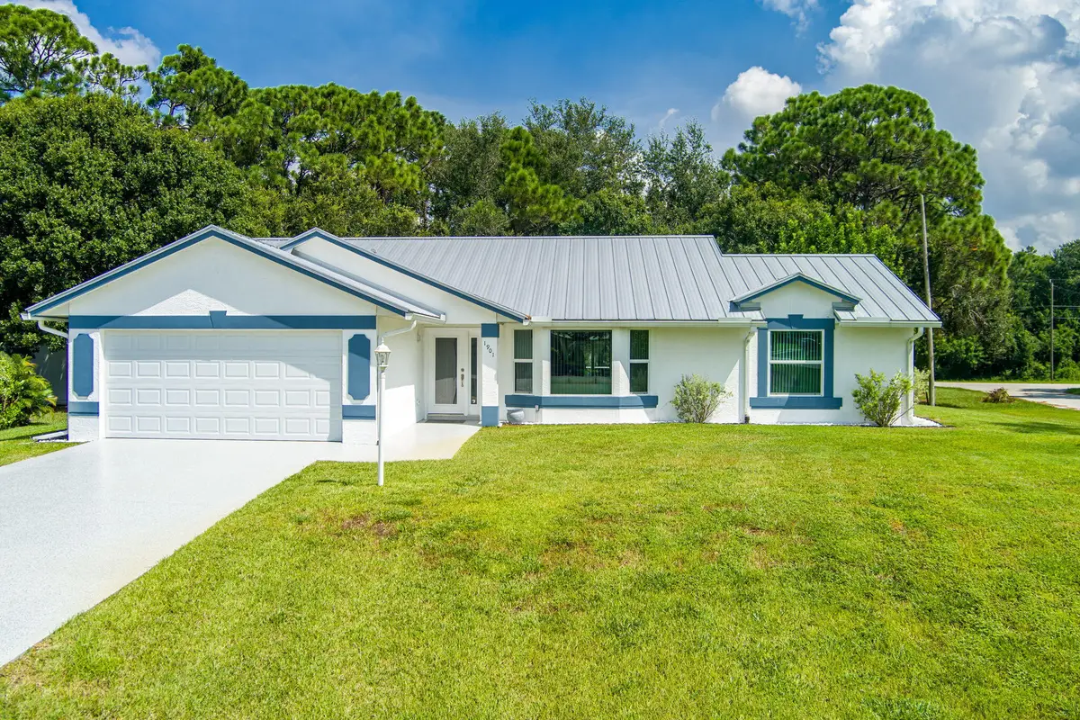 1901 SW Yellowtail Avenue, Port Saint Lucie, FL 34953 - #1