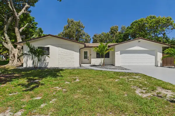 520 NW 43rd Avenue, Plantation, FL 33317