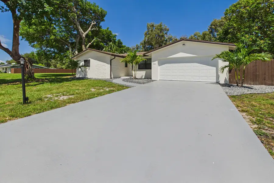 520 NW 43rd Avenue, Plantation, FL 33317 - #3