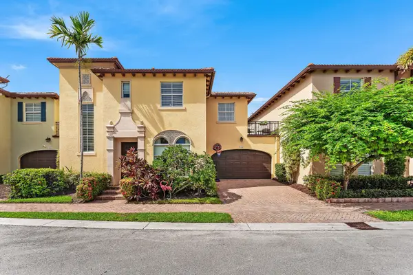 115 Via Poinciana Lane, Boca Raton, FL 33487