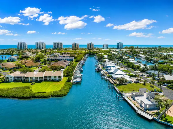 3209 S Lakeview Circle #8105, Hutchinson Island, FL 34949
