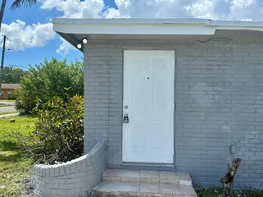 605 NW 9th Avenue, Pompano Beach, FL 33060 - #3