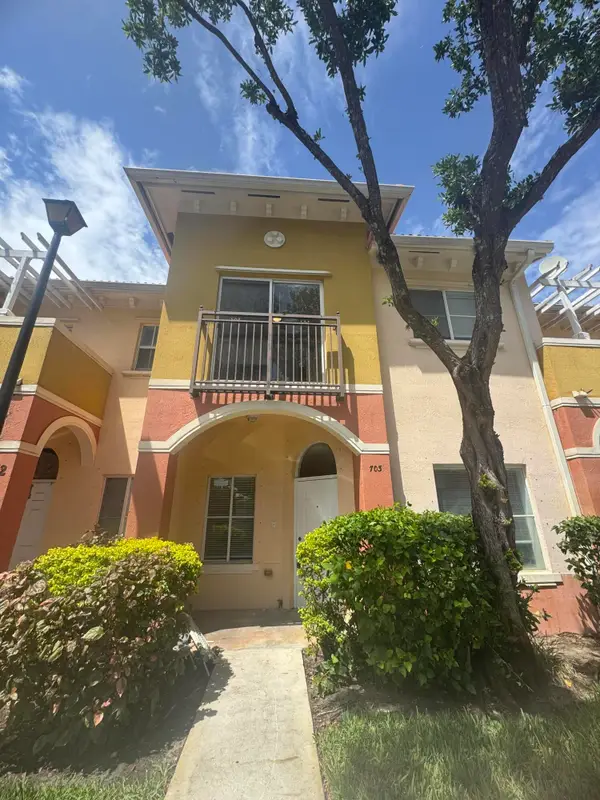 703 N Santa Catalina Circle #703, North Lauderdale, FL 33068