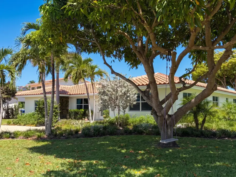 1584 Blue Water Terrace N, Lauderdale By The Sea, FL 33062 - #2