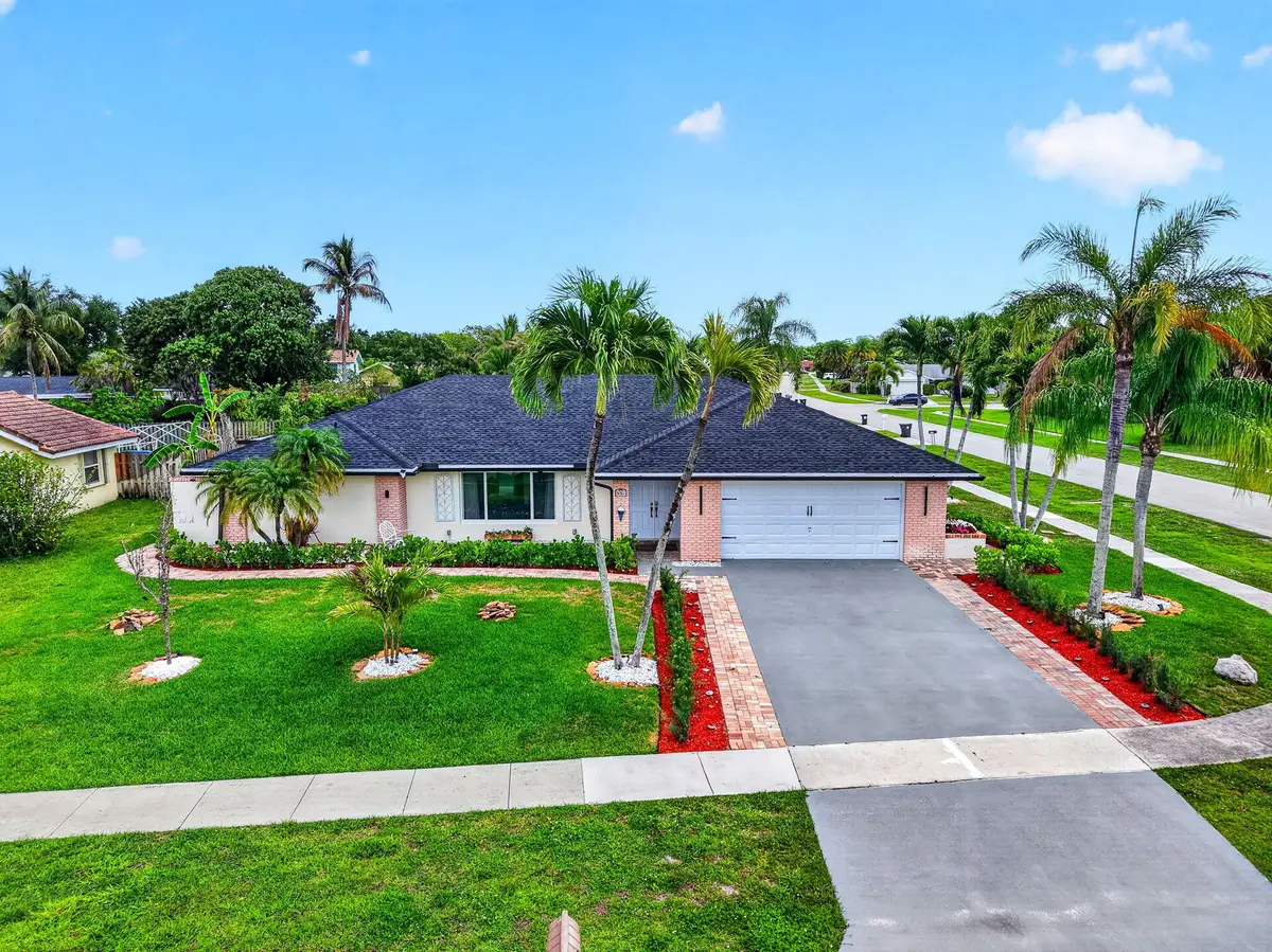 990 Hickory Trail, Wellington, FL 33414 - #1