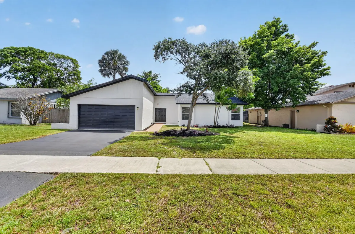 386 NW 40th Terrace, Deerfield Beach, FL 33442 - #1