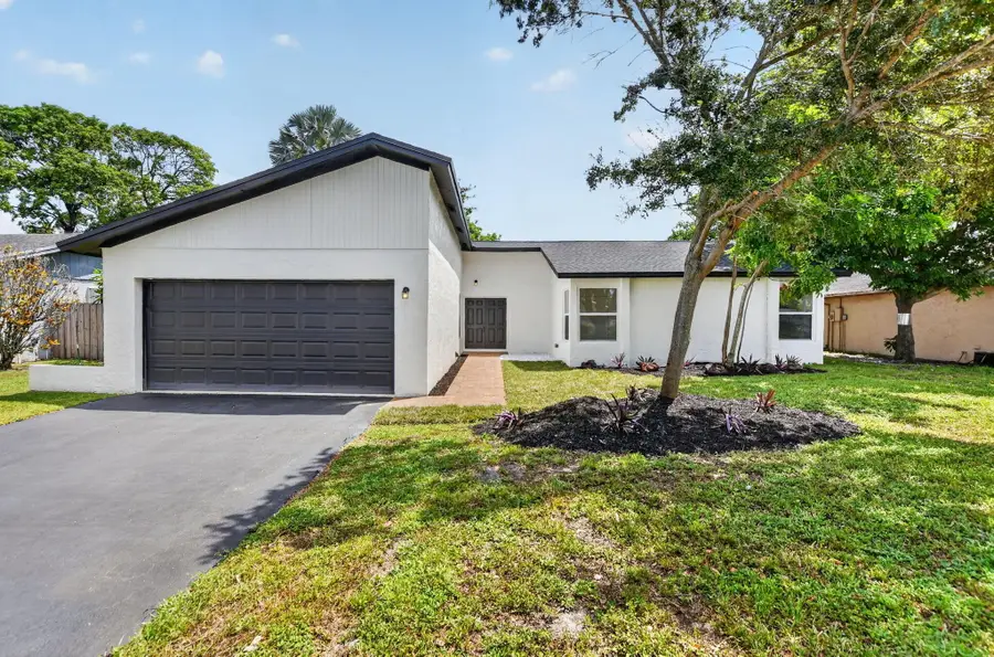386 NW 40th Terrace, Deerfield Beach, FL 33442 - #3