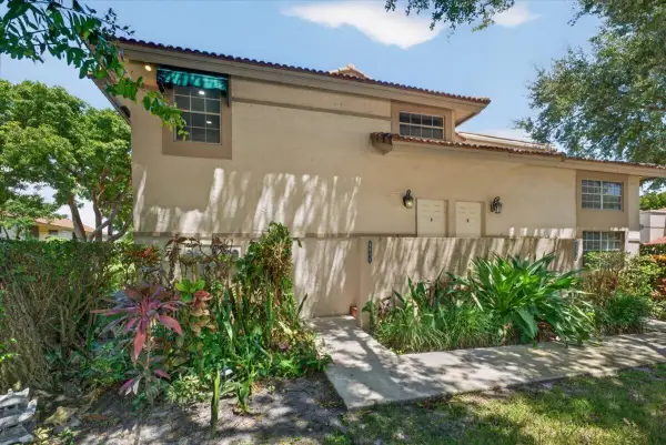 6611 Via Regina, Boca Raton, FL 33433